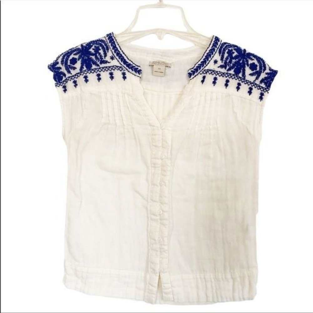 Lucky Brand Short Sleeve Top Cream & Blue embroider Front &Back Shoulders XS